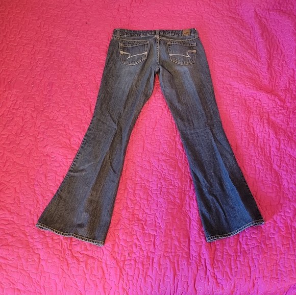 American Eagle- Real Flair blue Jean's - Picture 2 of 4